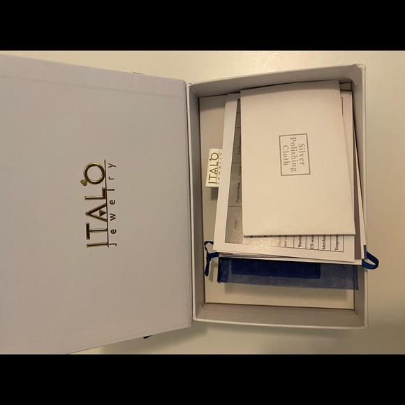 🔥ITALO CLASSIC🔥4 WHITE SAPPHIRE STUD EARRINGS - Picture 8 of 9